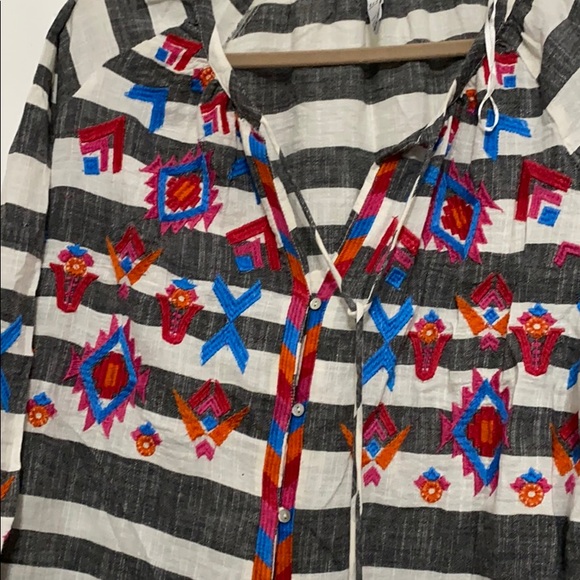 Embroidered tunic - Picture 3 of 10